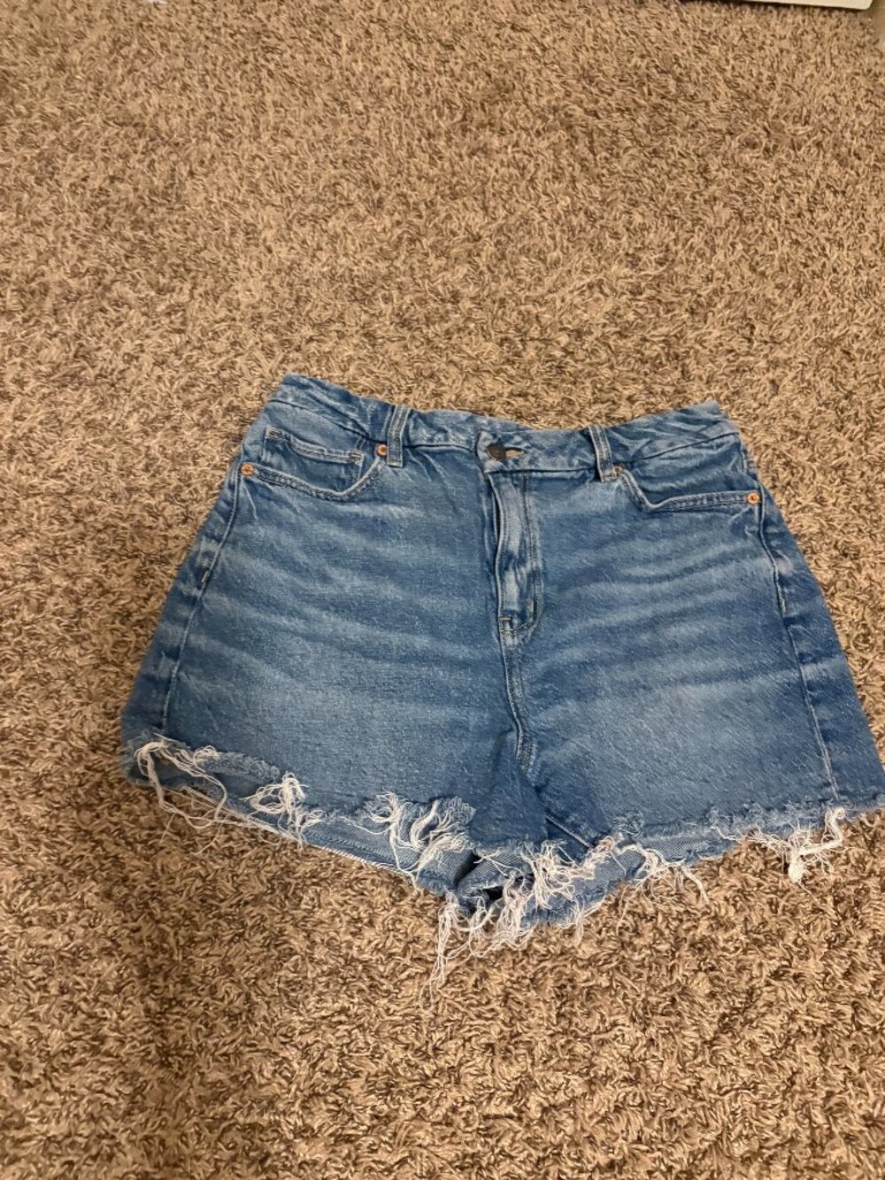 American Eagle Curvy Mom Shorts Size 10 Medium Blue Denim Raw Hem Cut Off Zip